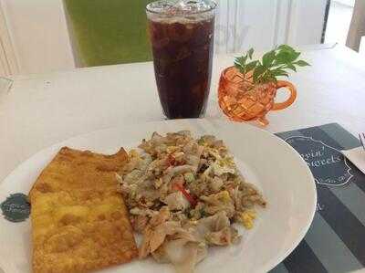 เลิฟวิ่ง สวีท