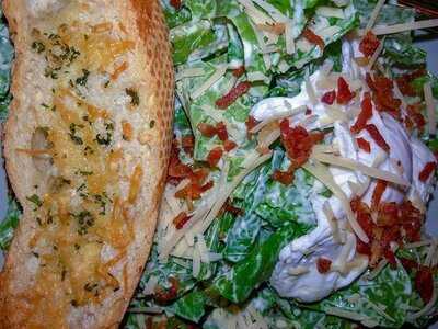 Gusto Bar And Restaurant