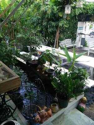 ร้านคุณนายตื่นสาย