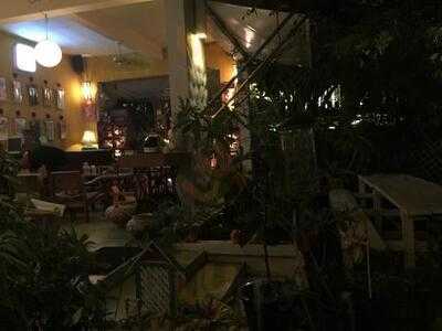 ร้านคุณนายตื่นสาย