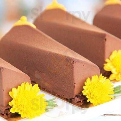 ไวท์เฮาส์พาทิเซีย : สาขา นิ่มซิตี้เชียงใหม่