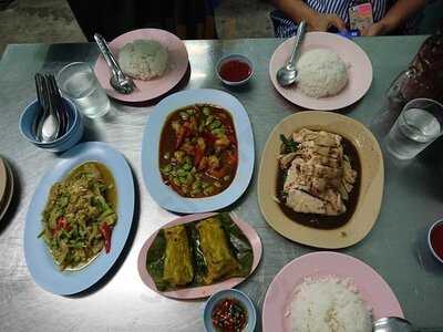 กอจ๊าน ข้าวต้มปลา