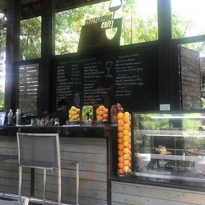 อันเดอร์กราวน์คาเฟ่