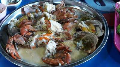 ร้านอาหาร ริมเขื่อน