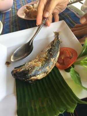 ฟ้าคราม น้ำใส _ครัวครูหอม