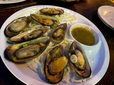 ร้านอาหาร บ้านทองโบราณ