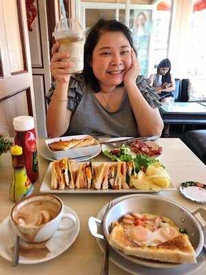 สวีท แอนด์ ทรีทส์