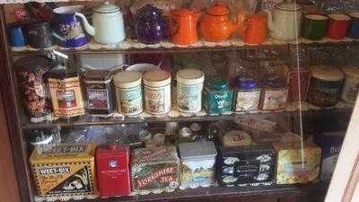 สวีท แอนด์ ทรีทส์