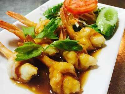 ชนิสรา เรสเตอรองท์ - ไทย์ แอนด์ รัสเซียน ฟู๊ด