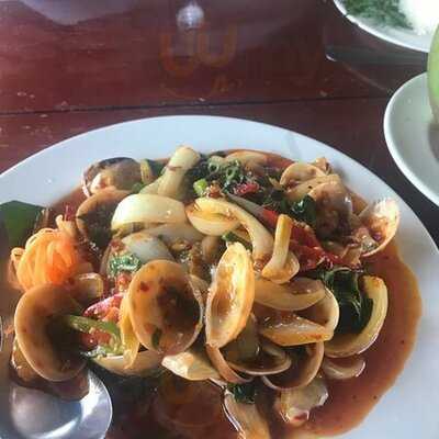 ร้านอาหารกระชังขนาบน้ำวิวซีฟู้ด