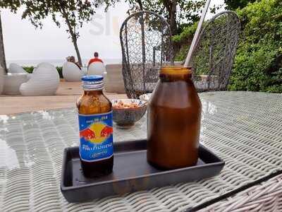 Sundowners Bar & Lounge