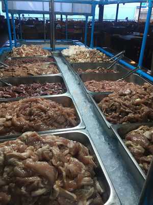 บุฟเฟ่ต์ริมน้ำ กะทะร้อน