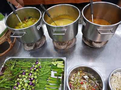 บุฟเฟ่ต์ริมน้ำ กะทะร้อน