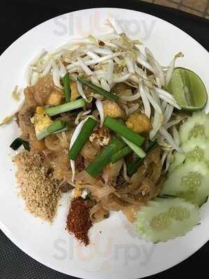 Crave Burgers & Wraps