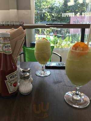 Crave Burgers & Wraps