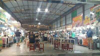 ข้าวต้มเต็มโต๊ะ