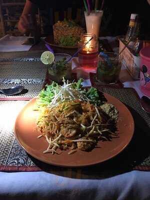 ร้านอิ่มเอม