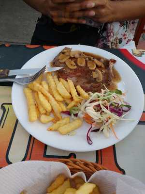 ร้านสเต็กคู่แฝด