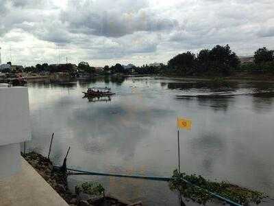 ร้านอาหาร แม่กลองริเวอร์ไซด์