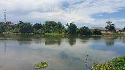 ร้านอาหาร แม่กลองริเวอร์ไซด์