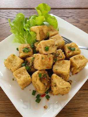 คอฟฟี่ แอนด์ มอร์