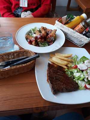 โพล่า โพล่า คาเฟ่