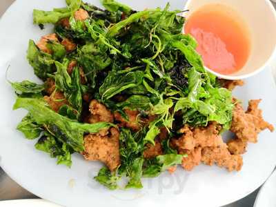 ร้านอาหาร เจ๊น้อยกระโทก