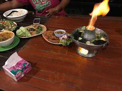 ร้านระเบียงเคียงน้ำ