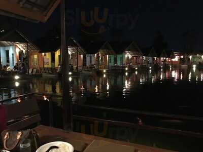 ร้านระเบียงเคียงน้ำ