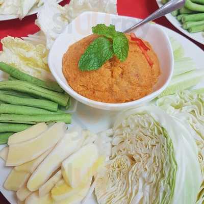 ร้านอาหาร ไชโยคลับ