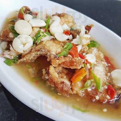 ร้านอาหาร ไชโยคลับ