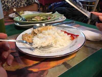 ปุ๊กกี้ & อีริค เรสเตอรองท์