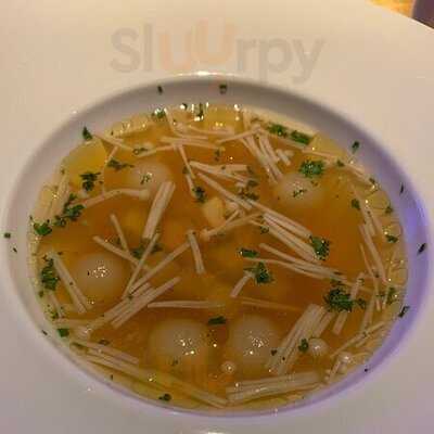 คาพรีส เรสเตอรองท์ & บาร์