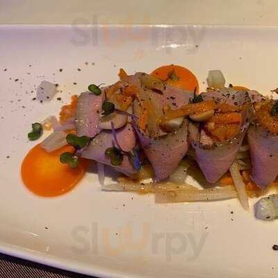 คาพรีส เรสเตอรองท์ & บาร์