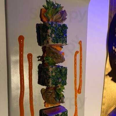 คาพรีส เรสเตอรองท์ & บาร์