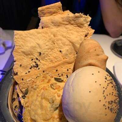 คาพรีส เรสเตอรองท์ & บาร์