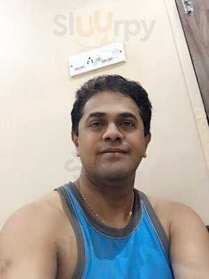 คาพรีส เรสเตอรองท์ & บาร์