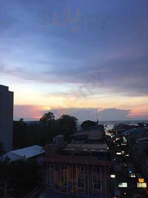 Sunset Lounge Rooftop Bar Pattaya