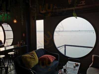 คาเฟ่ออนสะพาน