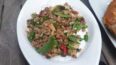 ร้านอาหารบ้านห้วยใหญ่