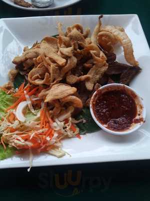 ร้านอาหารบ้านห้วยใหญ่