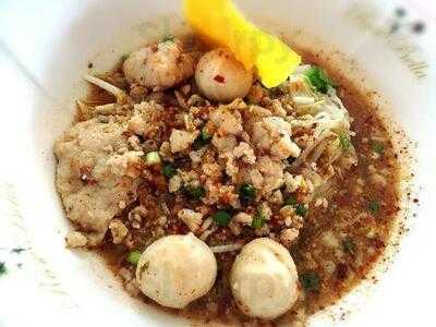 ก๋วยเตี๋ยวดู๋ดี๋ (เจ๊อุ๊)