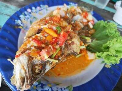 ร้านอาหาร จ้อยรสดีซีฟู้ด