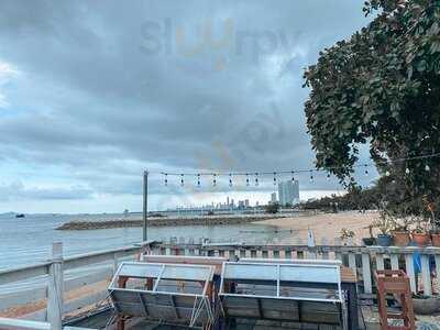 ร้านอาหาร จ้อยรสดีซีฟู้ด