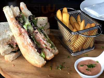 ร้าน บัวขาวบาร์เบียร์