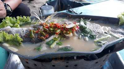 ร้านอาหาร สายธาร