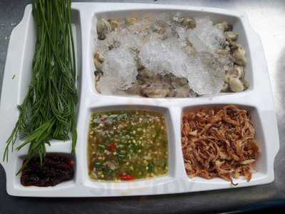 ร้านอาหาร สายธาร