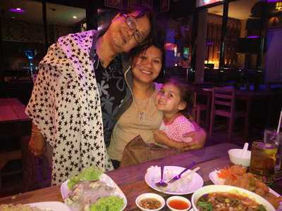 ร้านอาหาร สายธาร