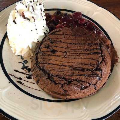 ทรี เทลส์ คาเฟ่