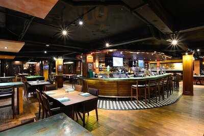 Dicey Reilly's Bar & Restaurant